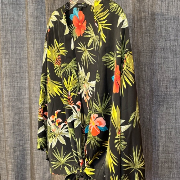 Paper Tee Women's Floral Wrap SZ XLBlack Yellow Green Red  Tie at Bottom - Picture 3 of 12